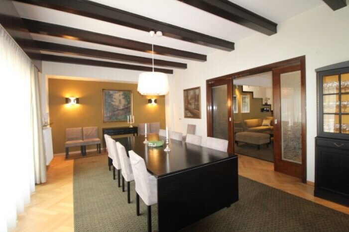 Domenii, rezervata, inchiriere vila 14 camere